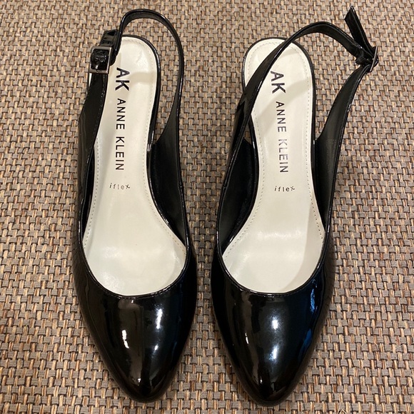 Anne Klein 8.5 Black Faux Patent Leather Heels - Picture 1 of 8